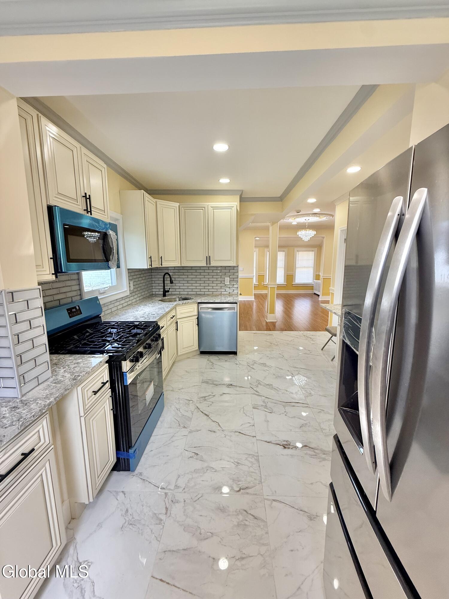 822 Sargent Place Schenectady NY 12303