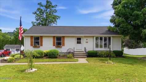 26 Russell Drive Stillwater NY 12170
