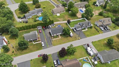 26 Russell Drive Stillwater NY 12170