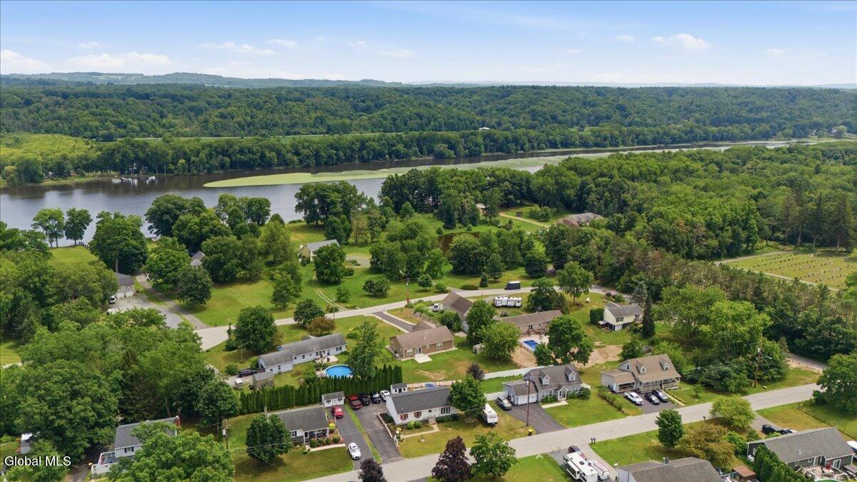 26 Russell Drive Stillwater NY 12170