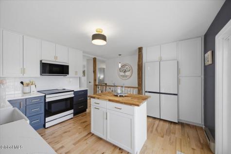 26 Russell Drive Stillwater NY 12170