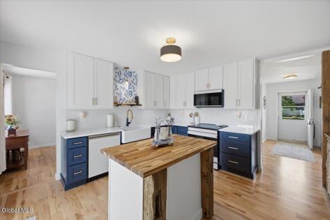 26 Russell Drive Stillwater NY 12170