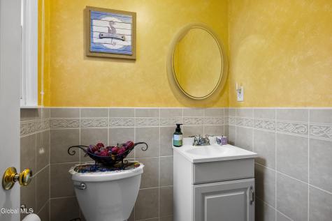 28 Vista Lane Selkirk NY 12158