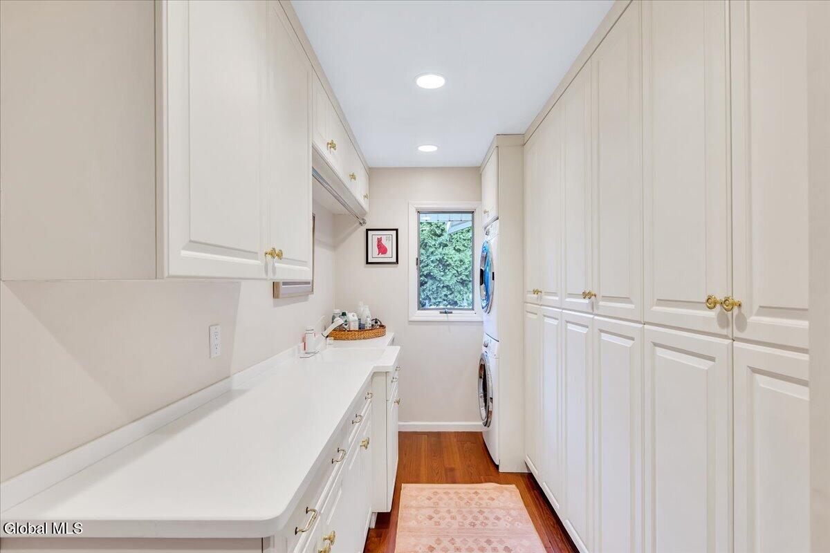 1 Oak Ridge Menands NY 12204