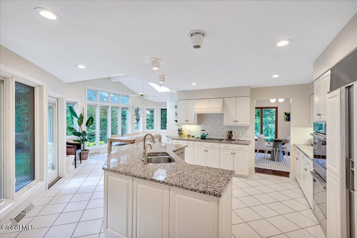 1 Oak Ridge Menands NY 12204