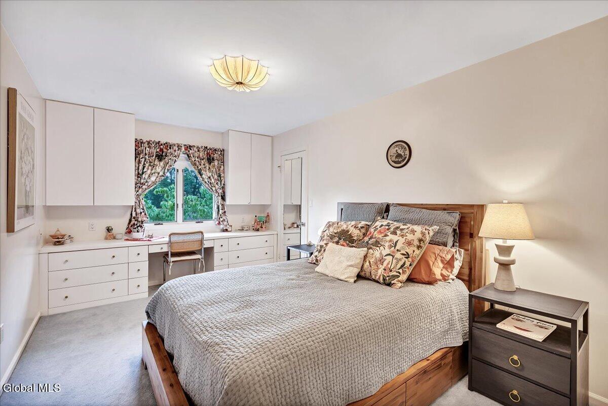 1 Oak Ridge Menands NY 12204