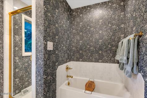 1 Oak Ridge Menands NY 12204