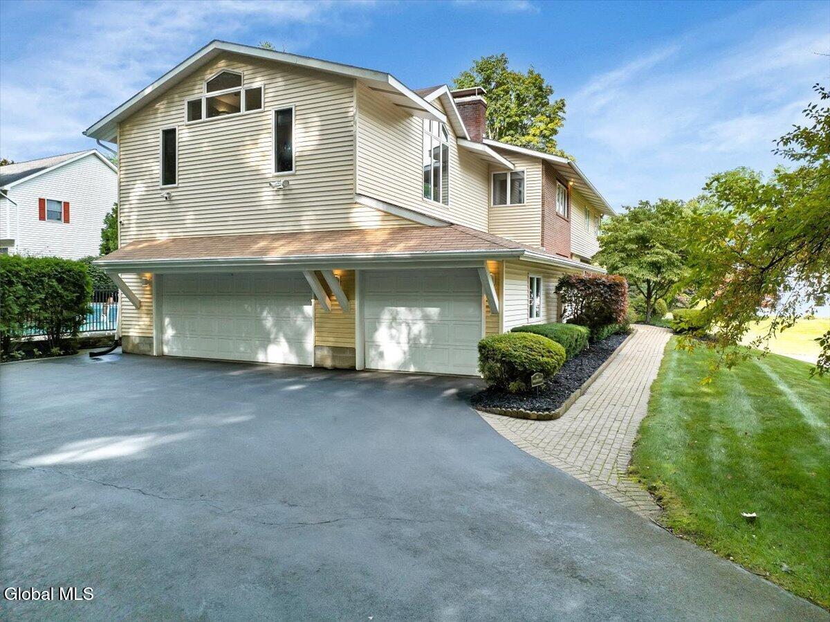 1 Oak Ridge Menands NY 12204