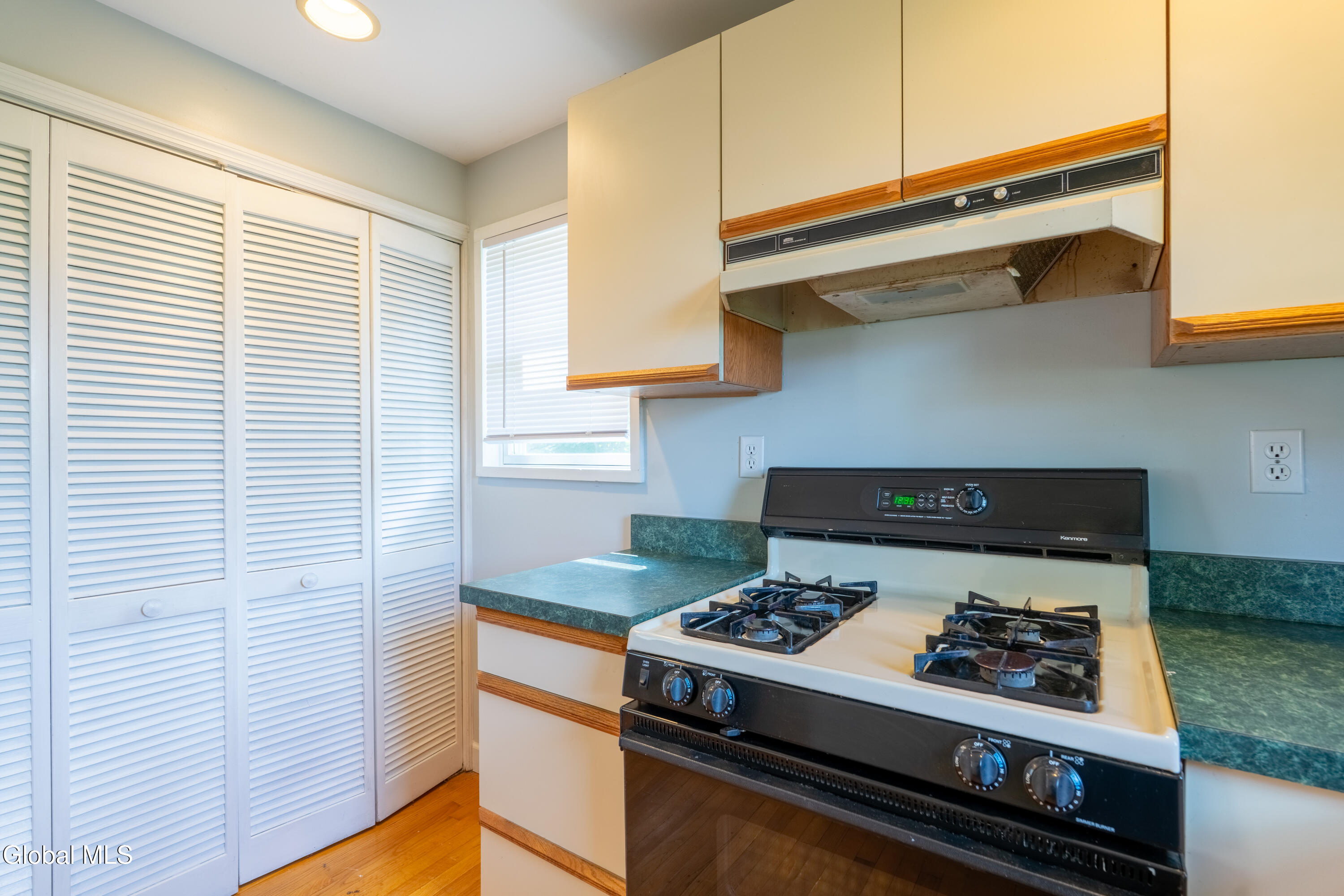 27 Myrtle Street Saratoga Springs NY 12866