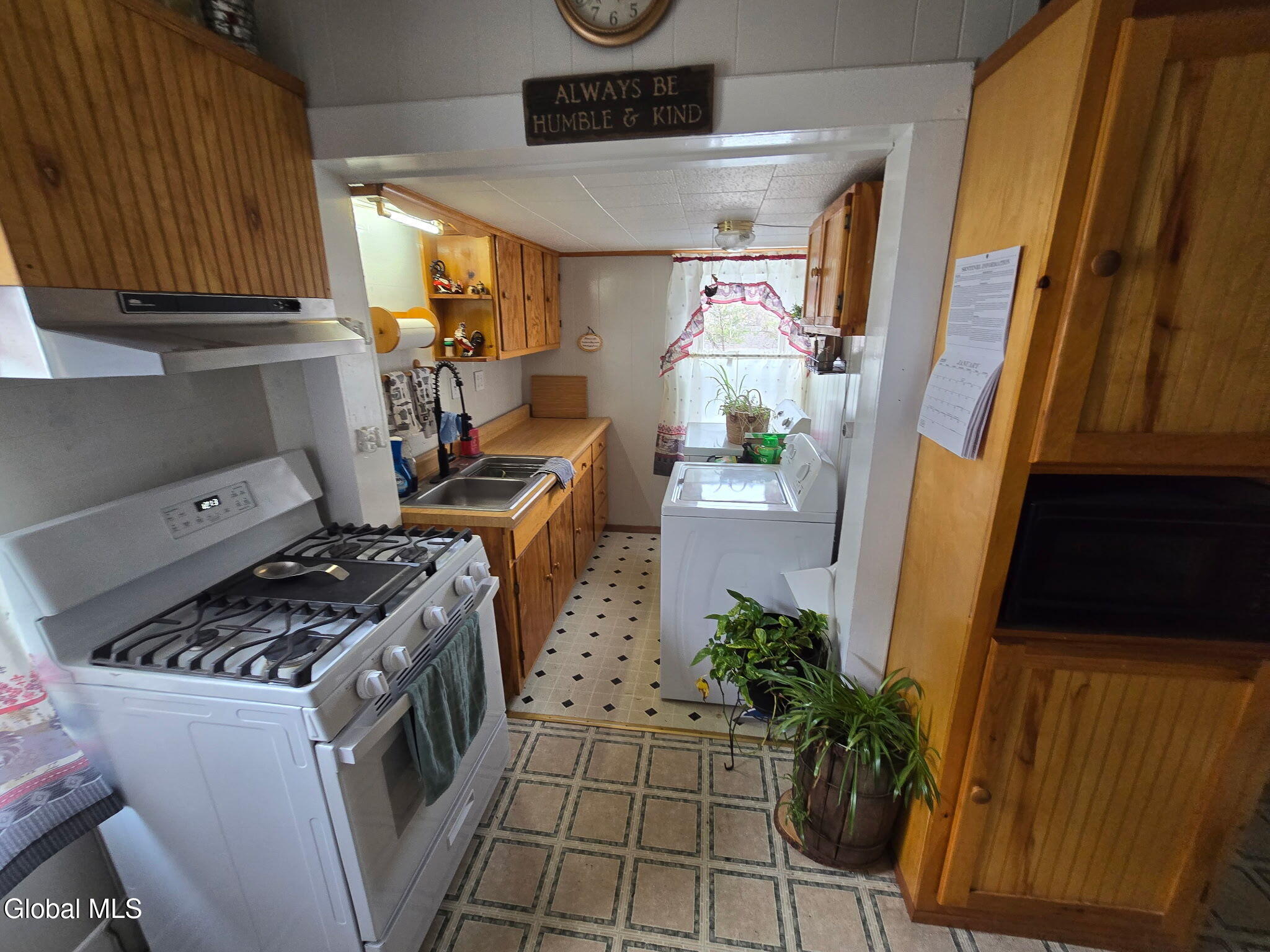 19 Woody Lane Ticonderoga NY 12883