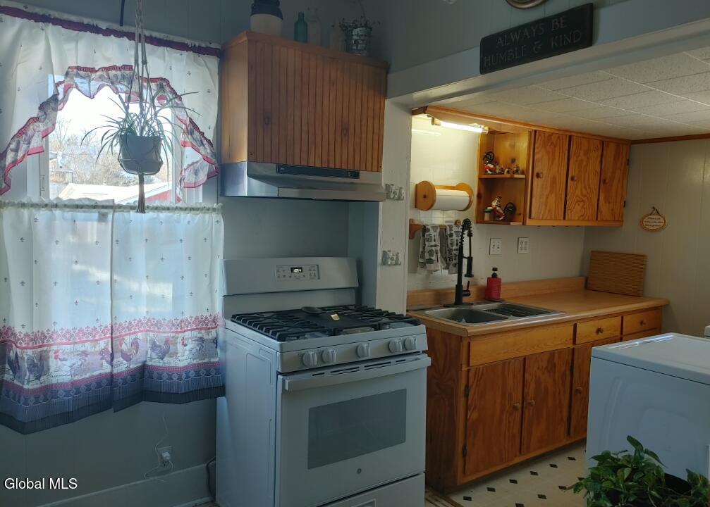 19 Woody Lane Ticonderoga NY 12883
