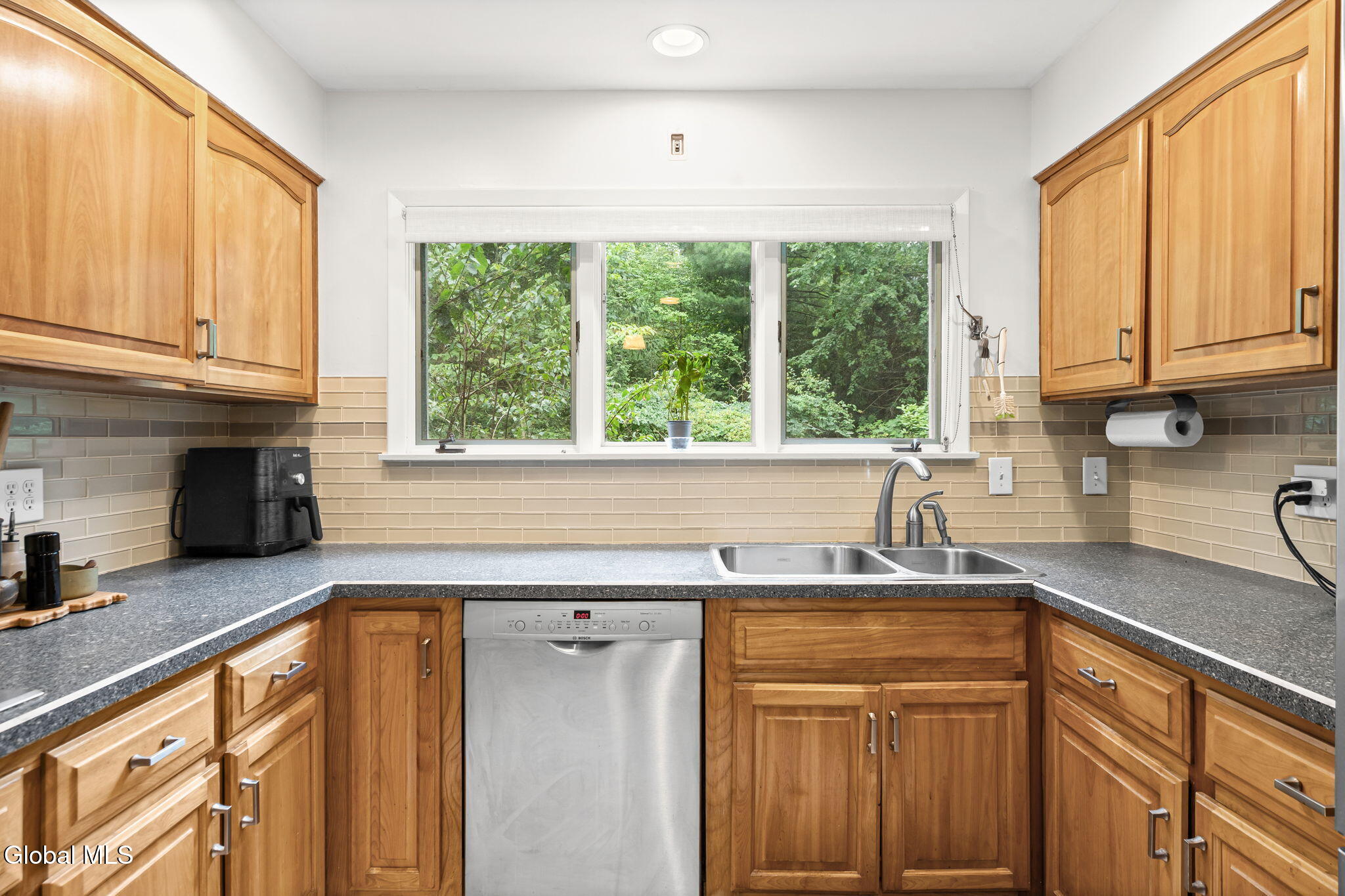 66 S Van Leuvan Drive Rensselaer NY 12144