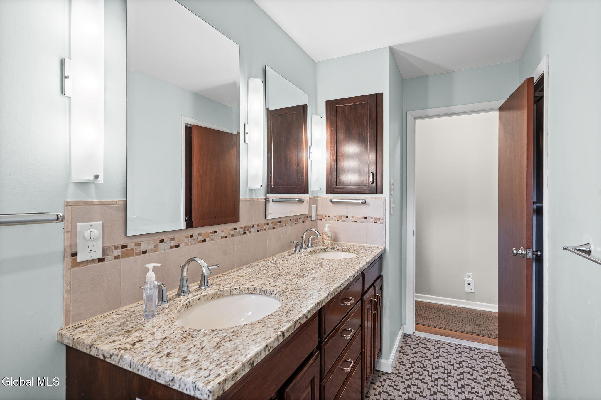 66 S Van Leuvan Drive Rensselaer NY 12144