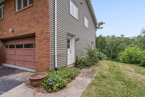 66 S Van Leuvan Drive Rensselaer NY 12144