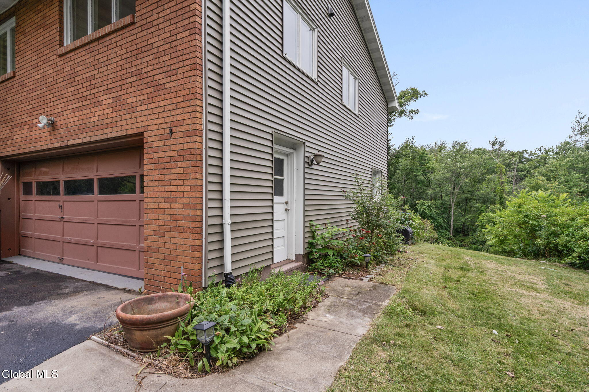66 S Van Leuvan Drive Rensselaer NY 12144