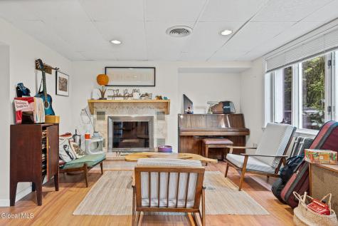 66 S Van Leuvan Drive Rensselaer NY 12144