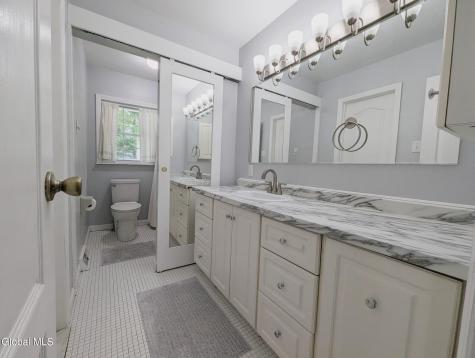 16 Sylvan Lane Clifton Park NY 12065