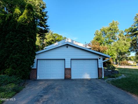 16 Sylvan Lane Clifton Park NY 12065