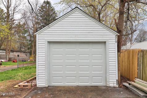 1031 Helderberg Avenue Schenectady NY 12306