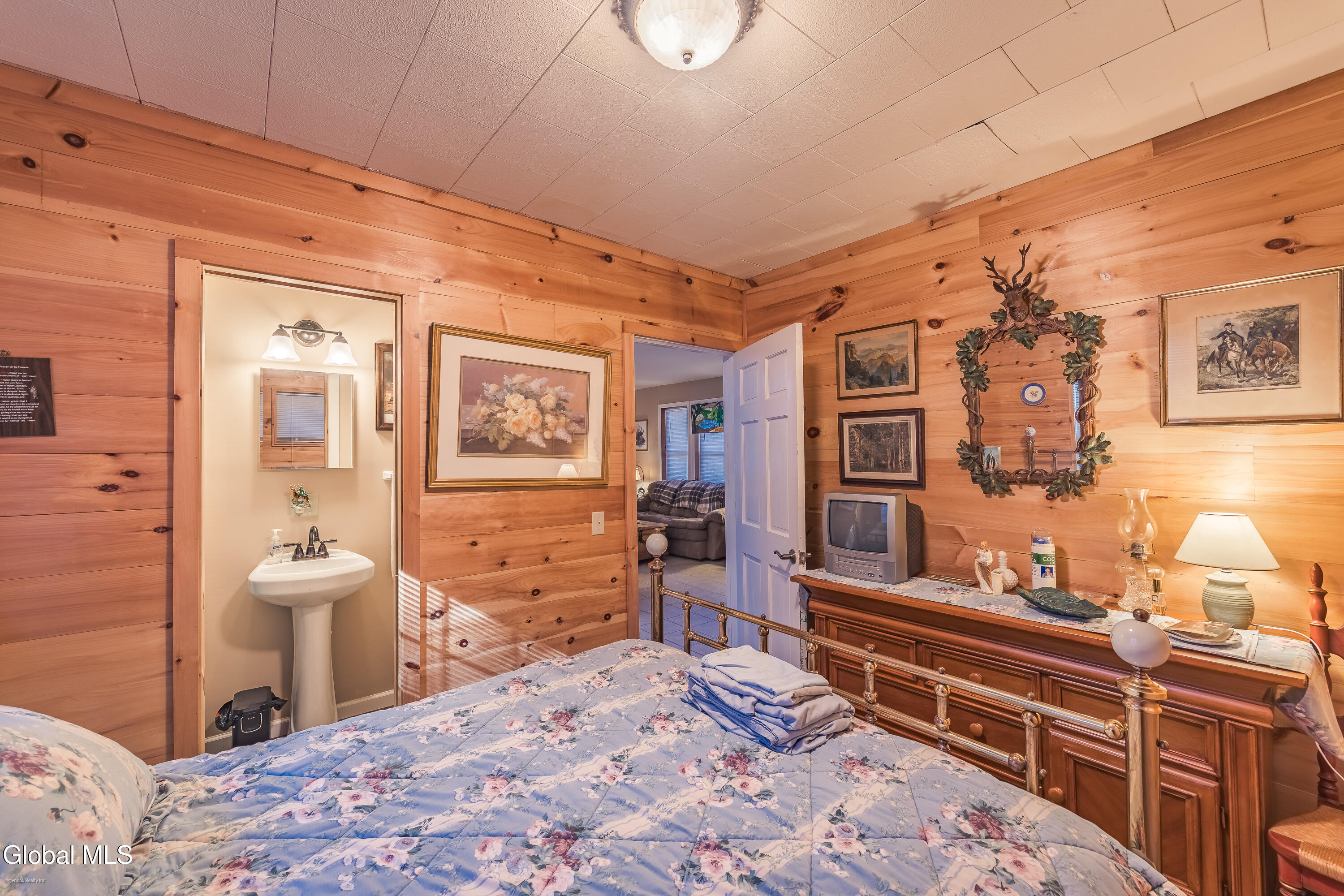 5779 Lake Road Galway NY 12074
