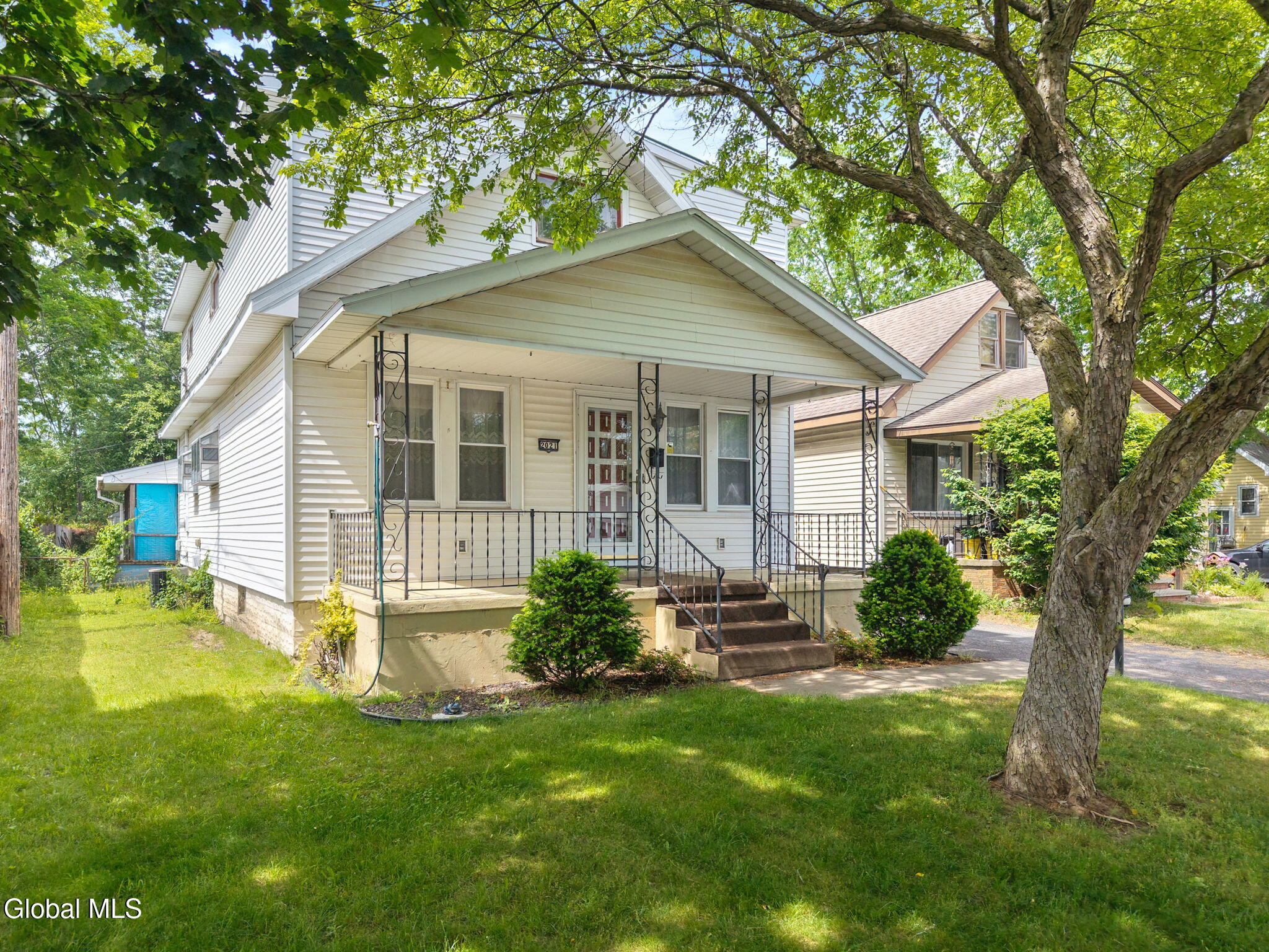 2021 Cedarlawn Avenue Schenectady NY 12306