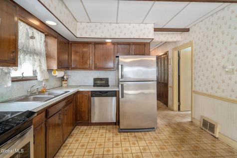 2021 Cedarlawn Avenue Schenectady NY 12306