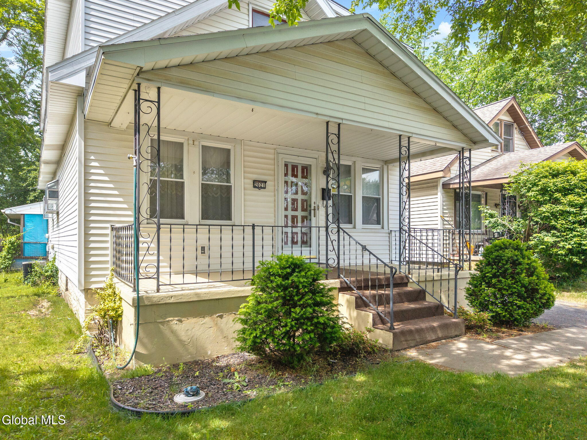 2021 Cedarlawn Avenue Schenectady NY 12306