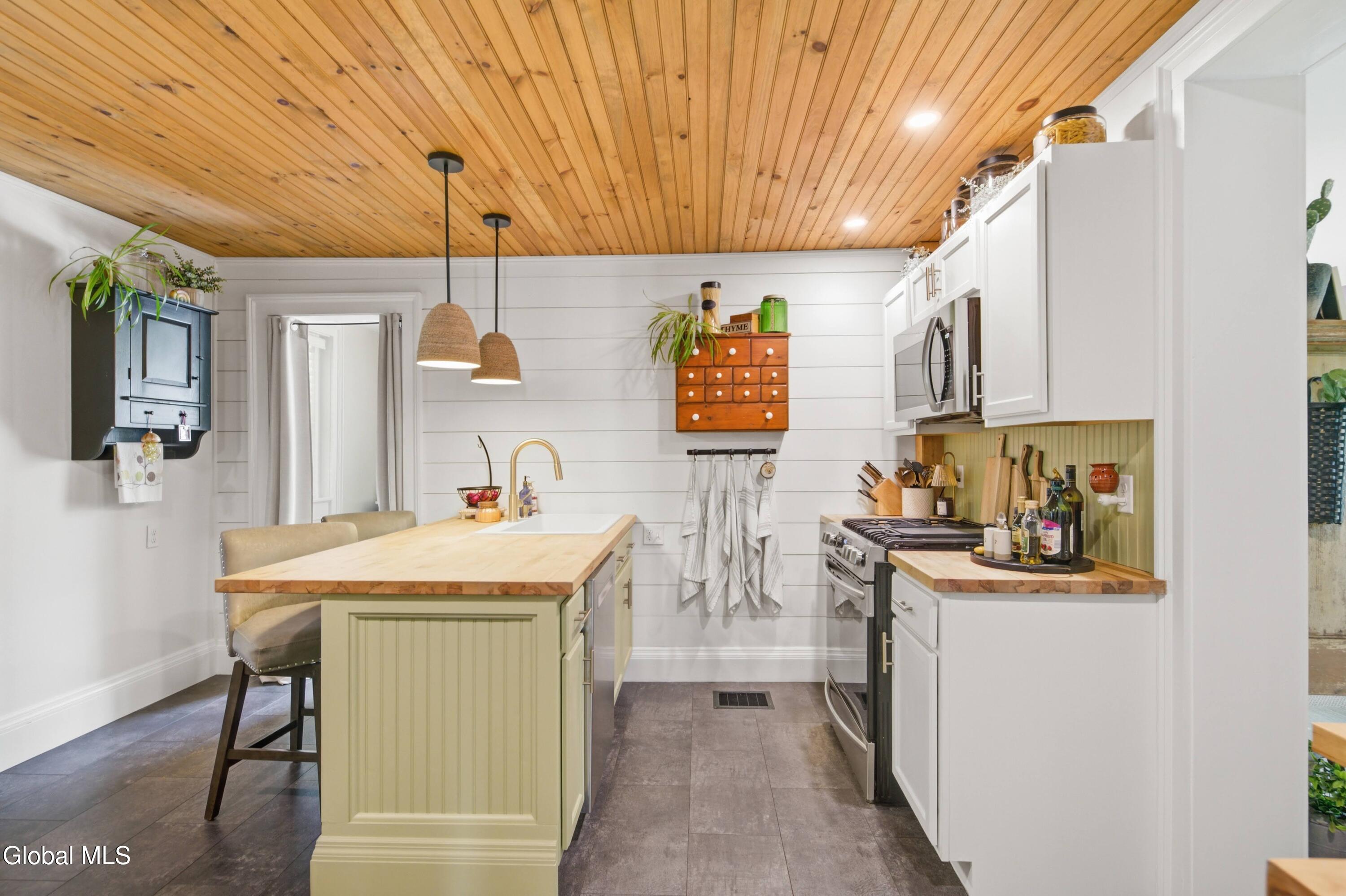 23 Prospect Street Nelliston NY 13410