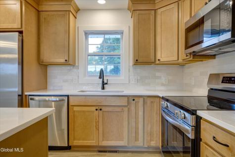 226 Snyders Lake Road Wynantskill NY 12198