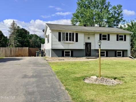 186 Middletown Road Waterford NY 12188