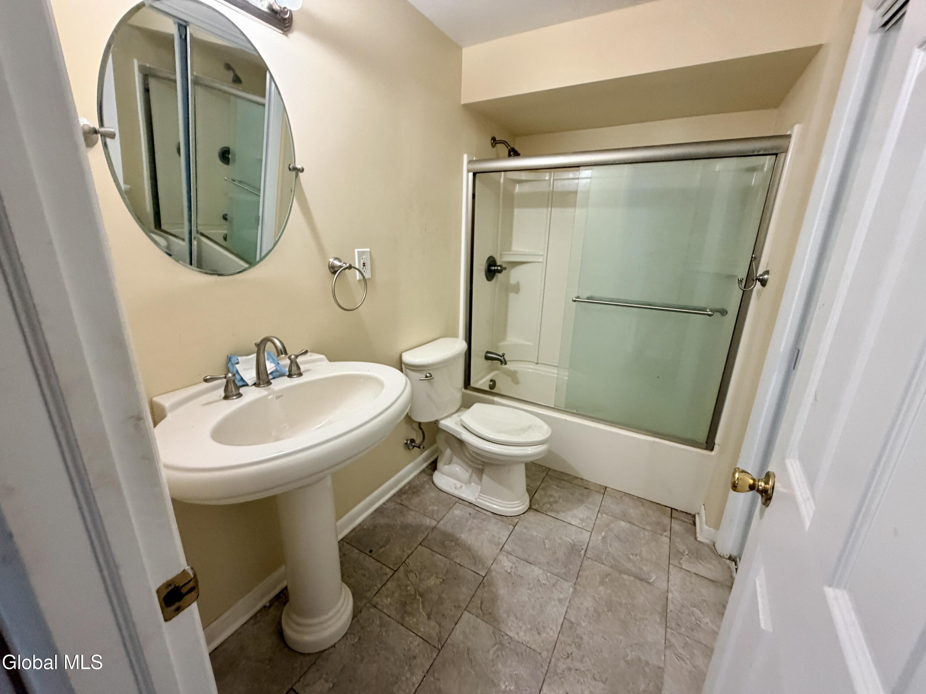 186 Middletown Road Waterford NY 12188