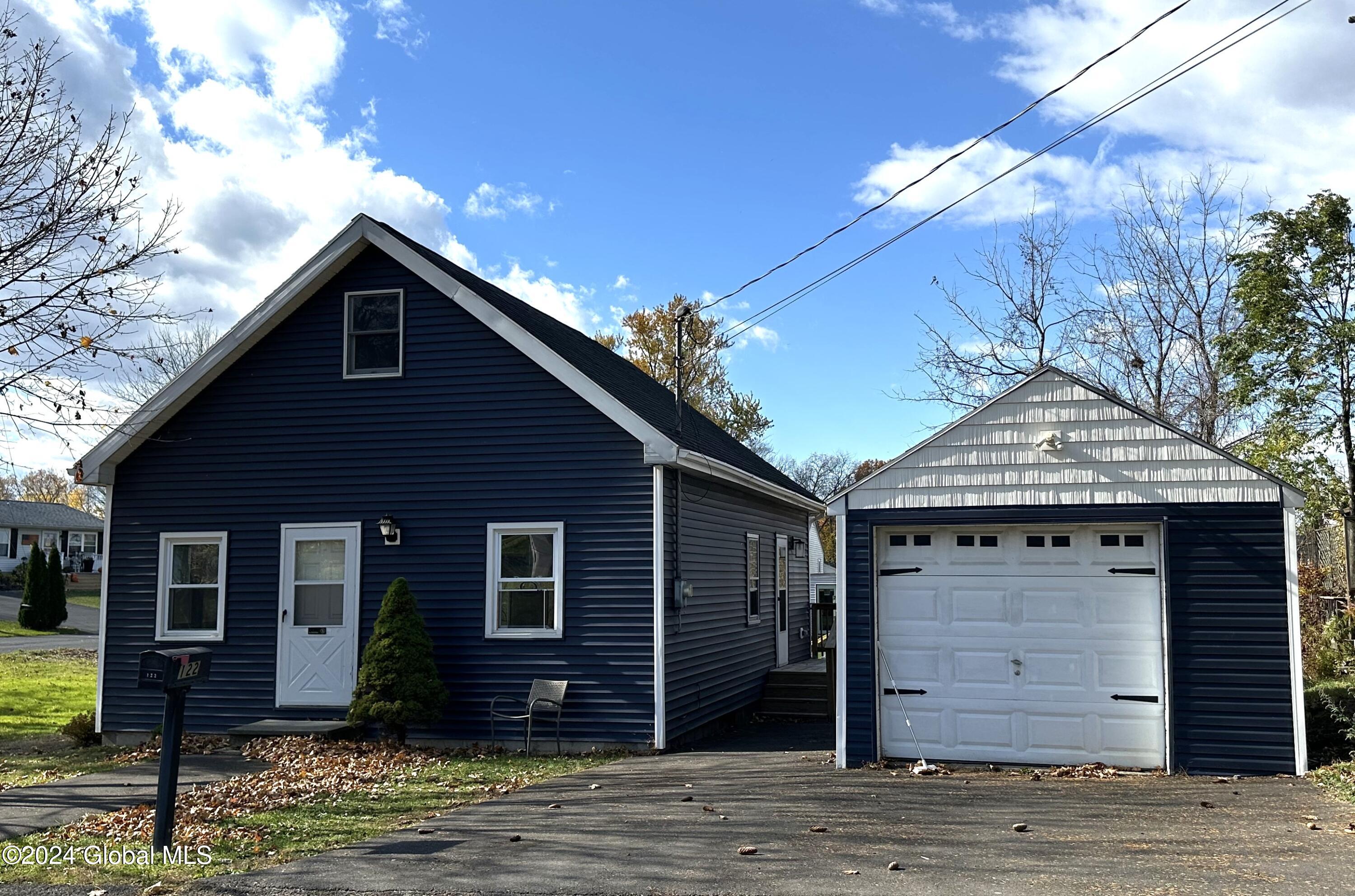 122 Cliffe Avenue Rensselaer NY 12144