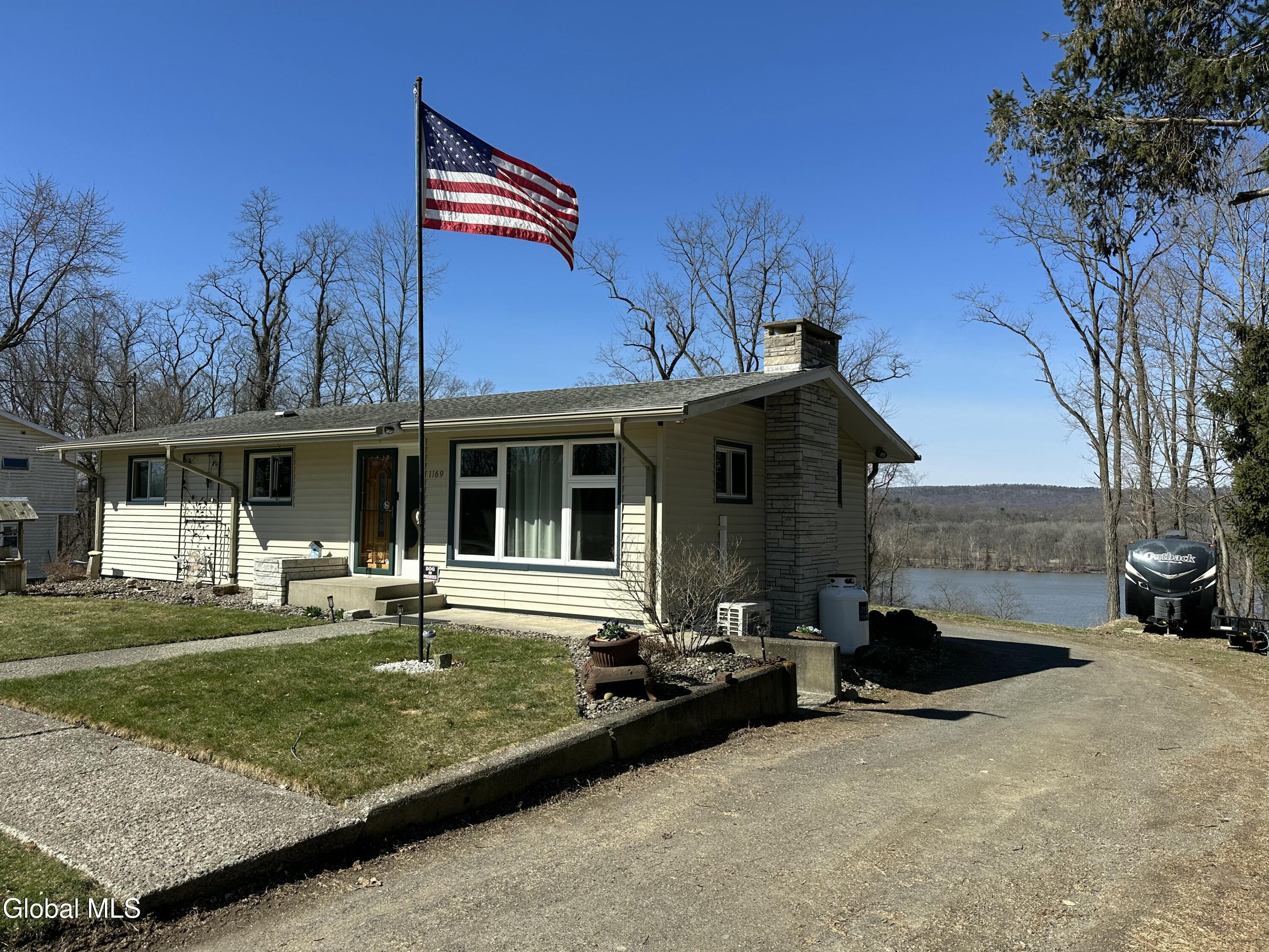 1169 Ny-9j Stuyvesant NY 12173