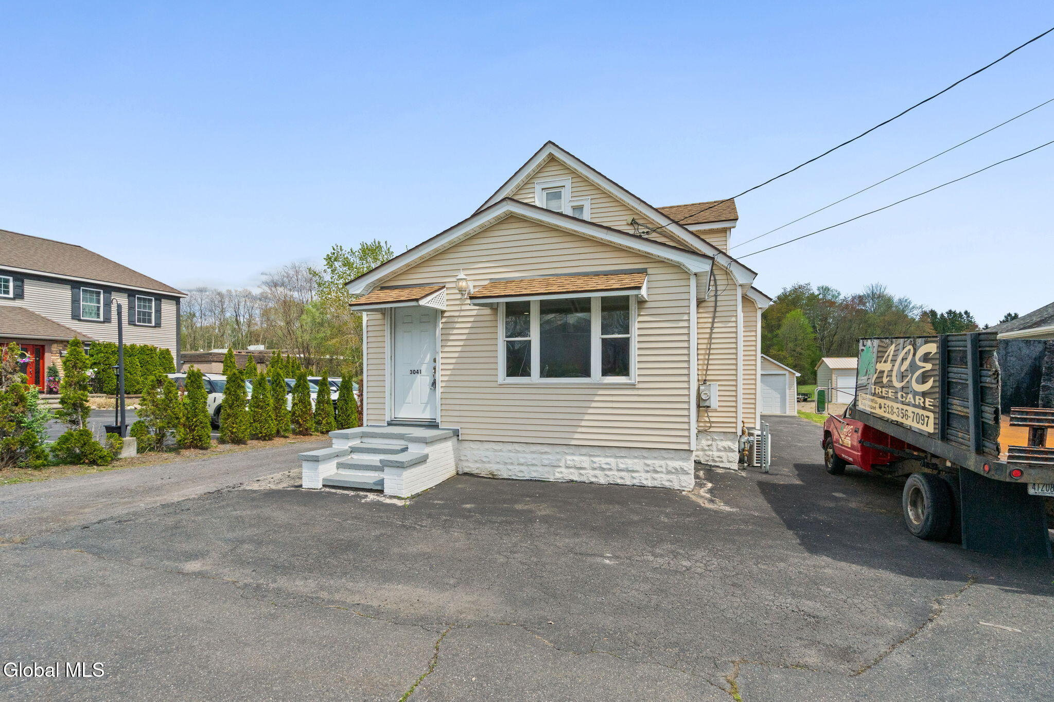 3041 Hamburg Street Schenectady NY 12303