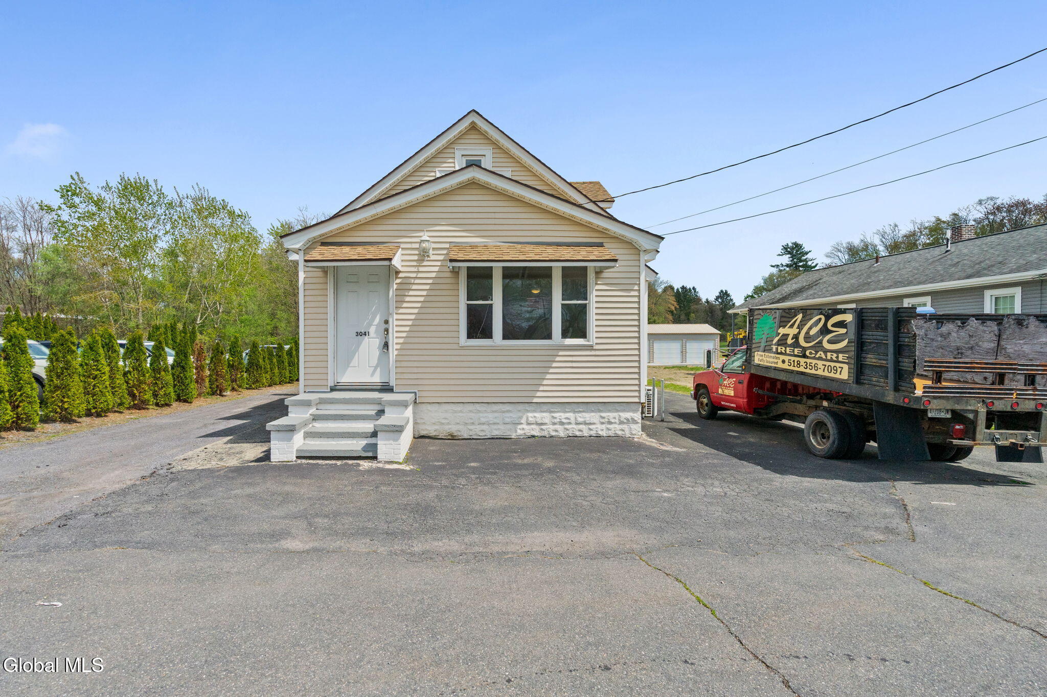 3041 Hamburg Street Schenectady NY 12303