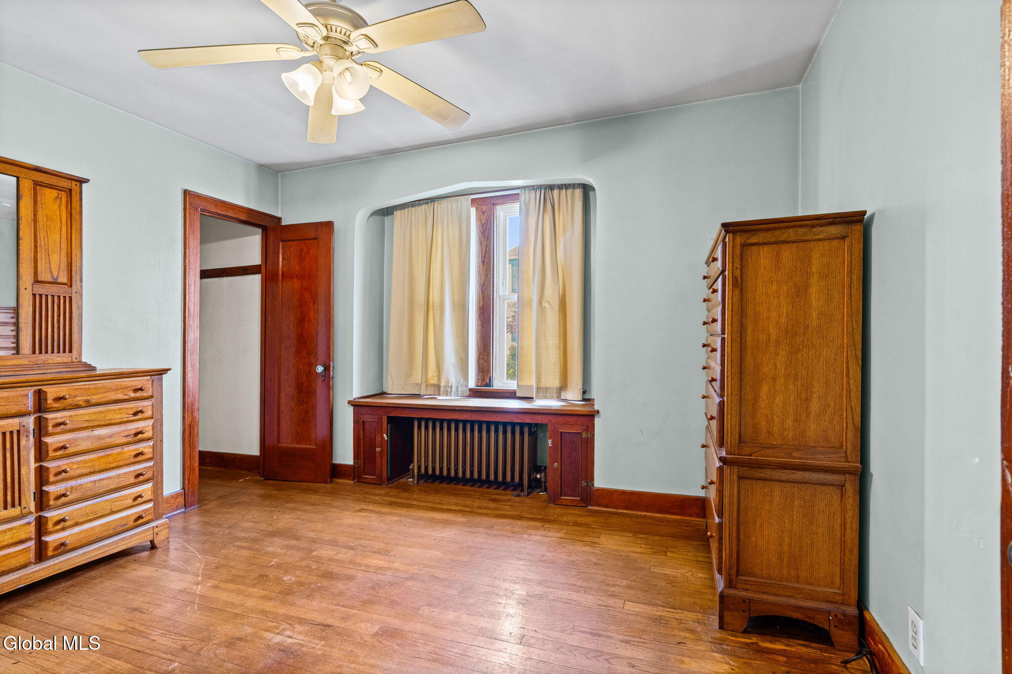 3041 Hamburg Street Schenectady NY 12303