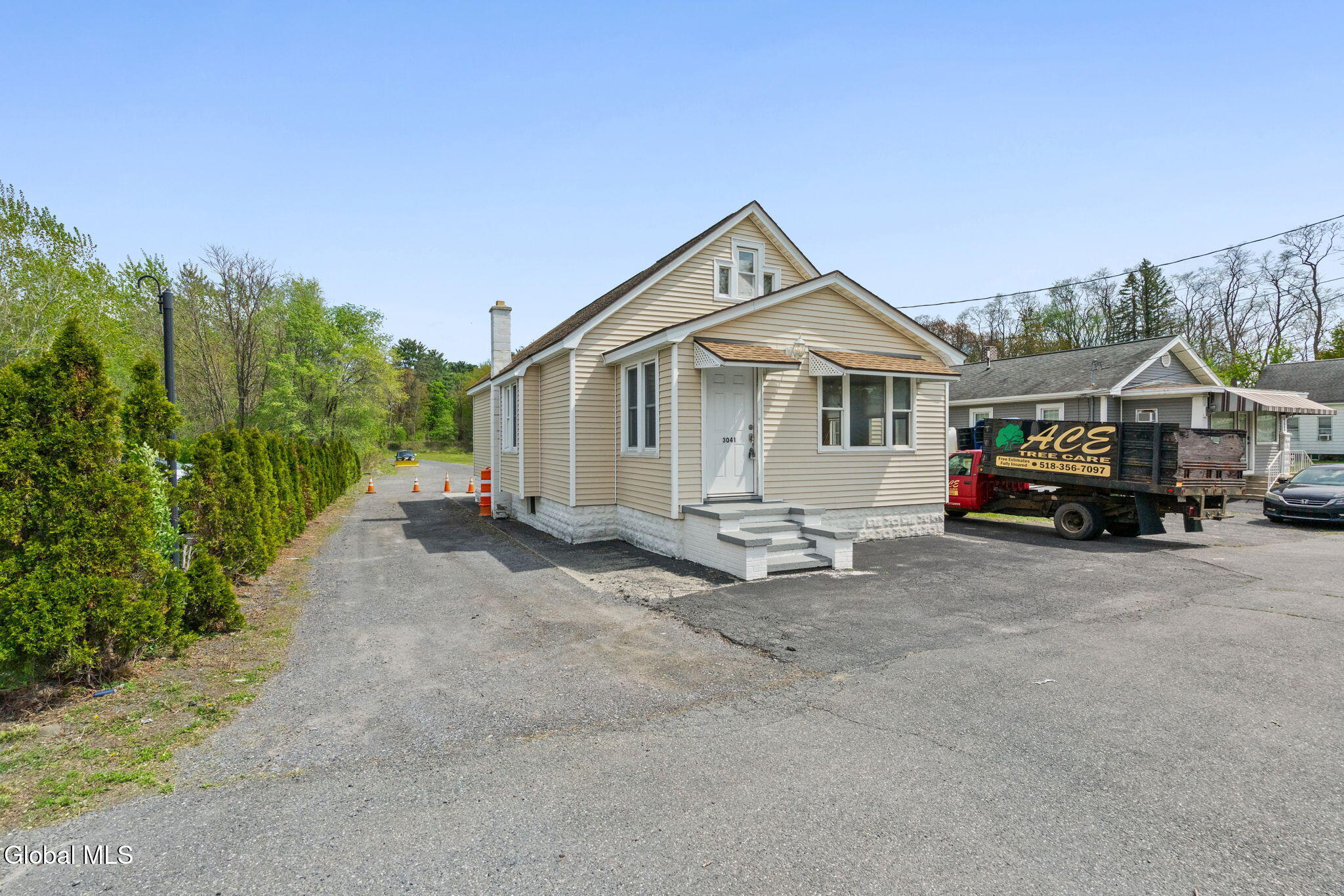 3041 Hamburg Street Schenectady NY 12303