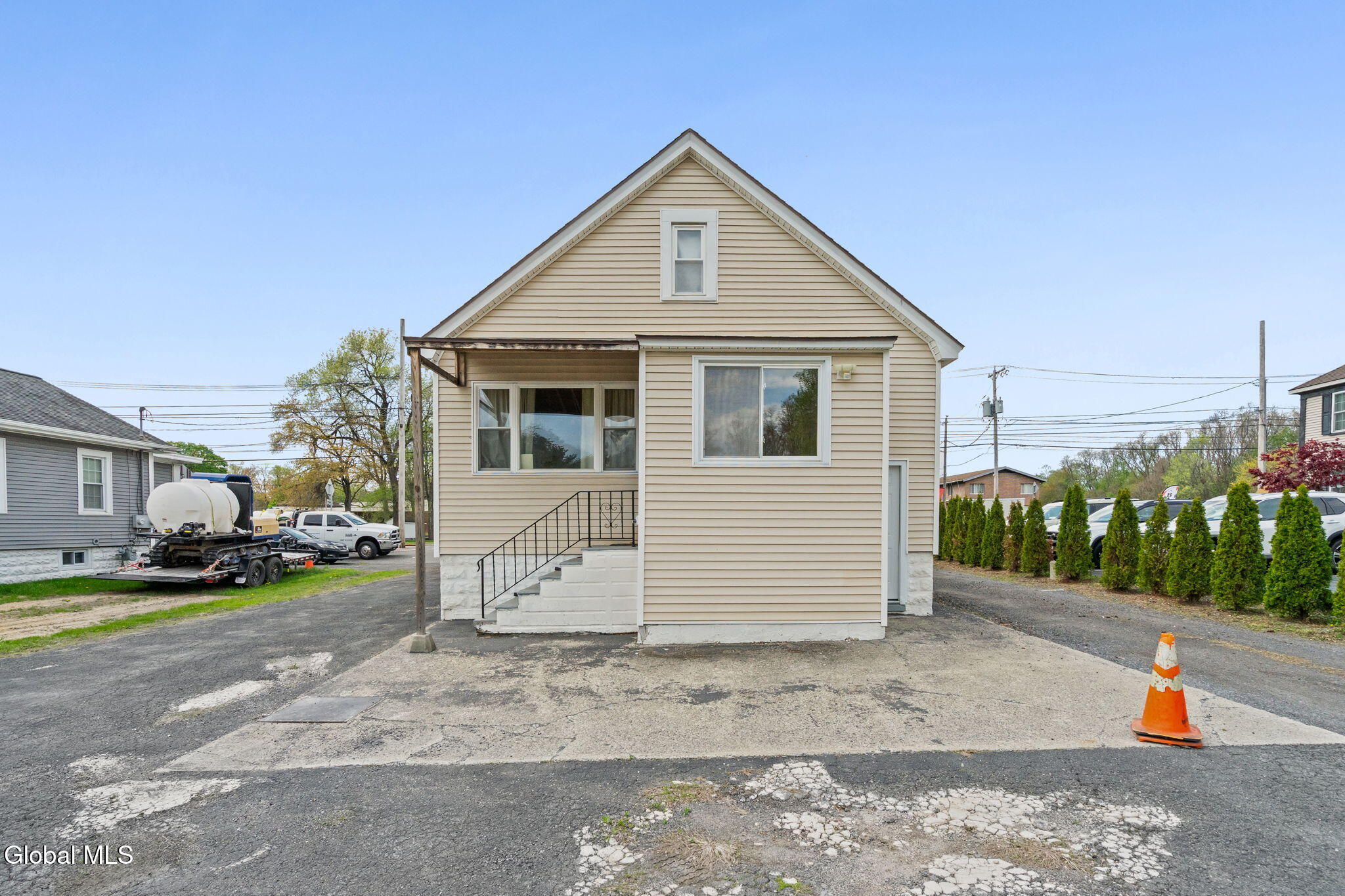 3041 Hamburg Street Schenectady NY 12303