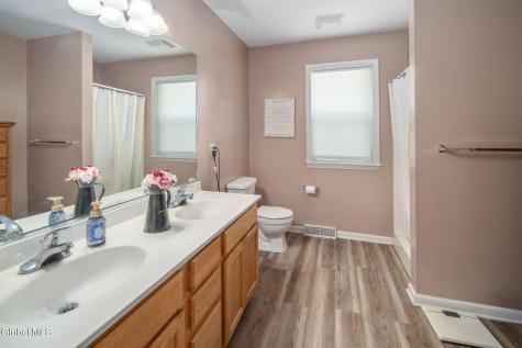 1150 Dianne Court Schenectady NY 12303