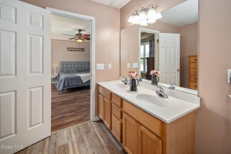1150 Dianne Court Schenectady NY 12303