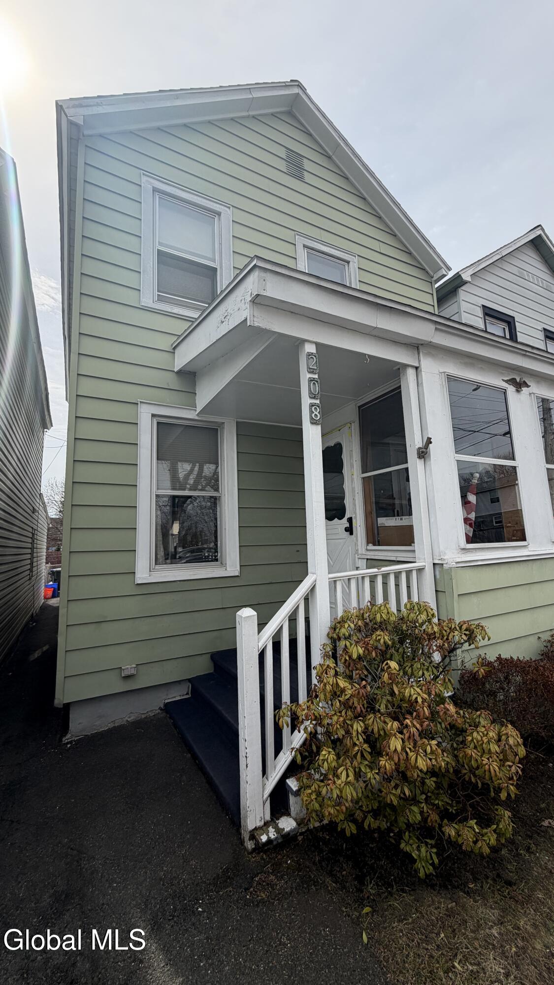 208 14th Street Watervliet NY 12189