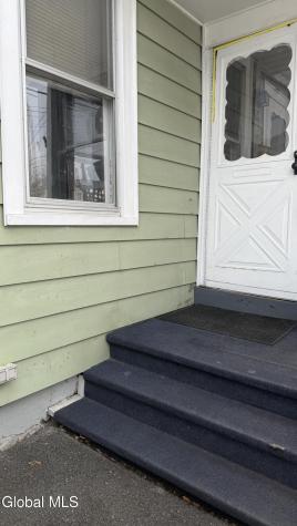 208 14th Street Watervliet NY 12189