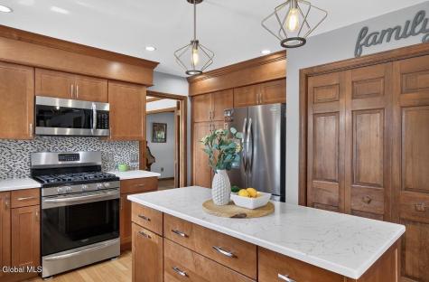 9 Mountainwood Drive Glenville NY 12302