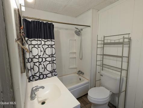 67 Montgomery Street Gloversville NY 12078
