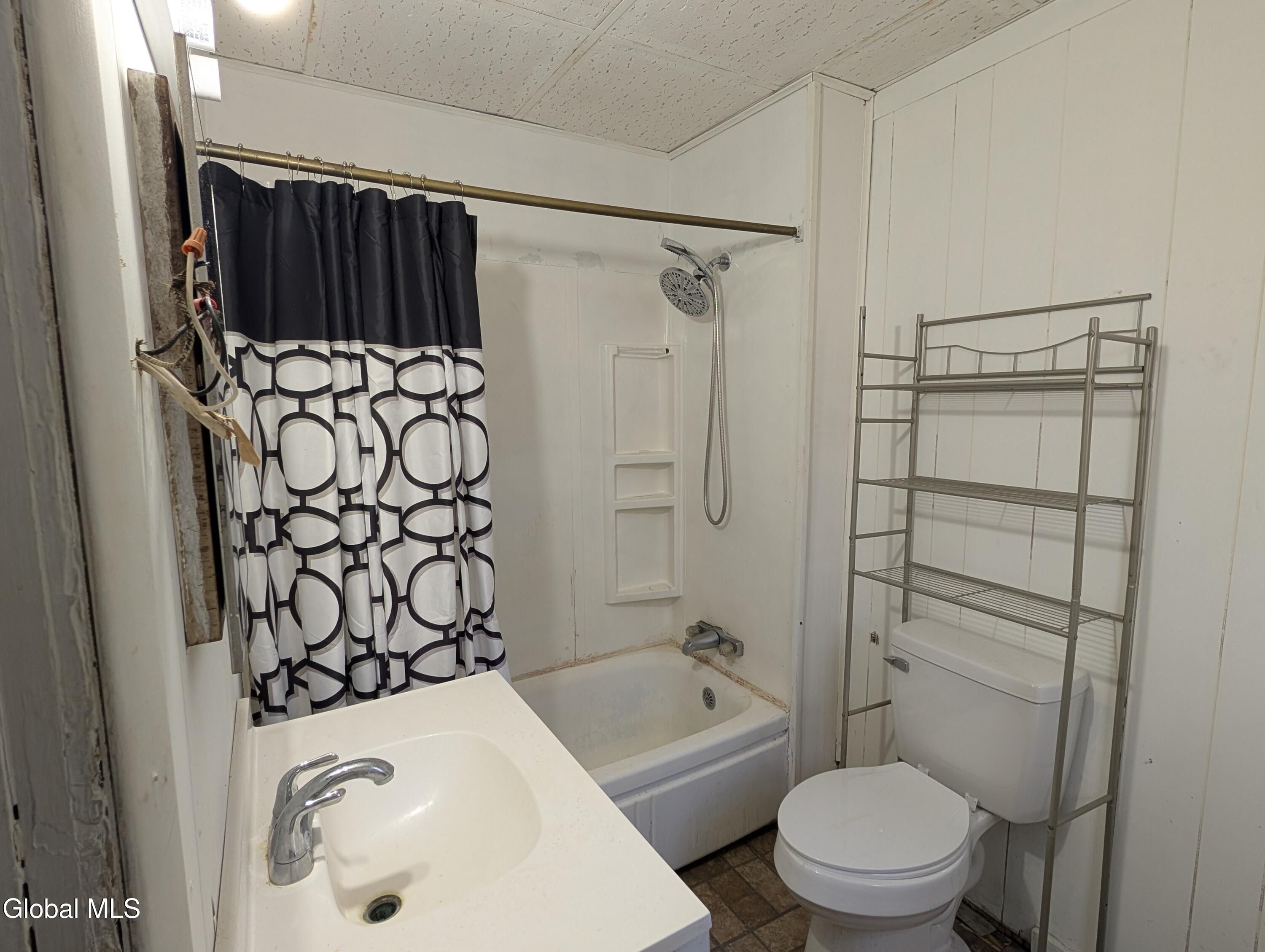 67 Montgomery Street Gloversville NY 12078