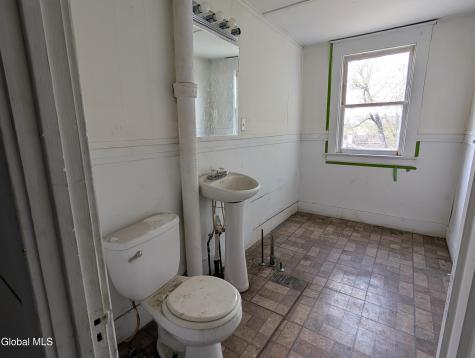 67 Montgomery Street Gloversville NY 12078