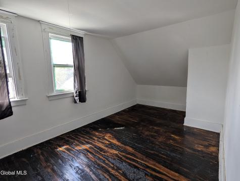 67 Montgomery Street Gloversville NY 12078