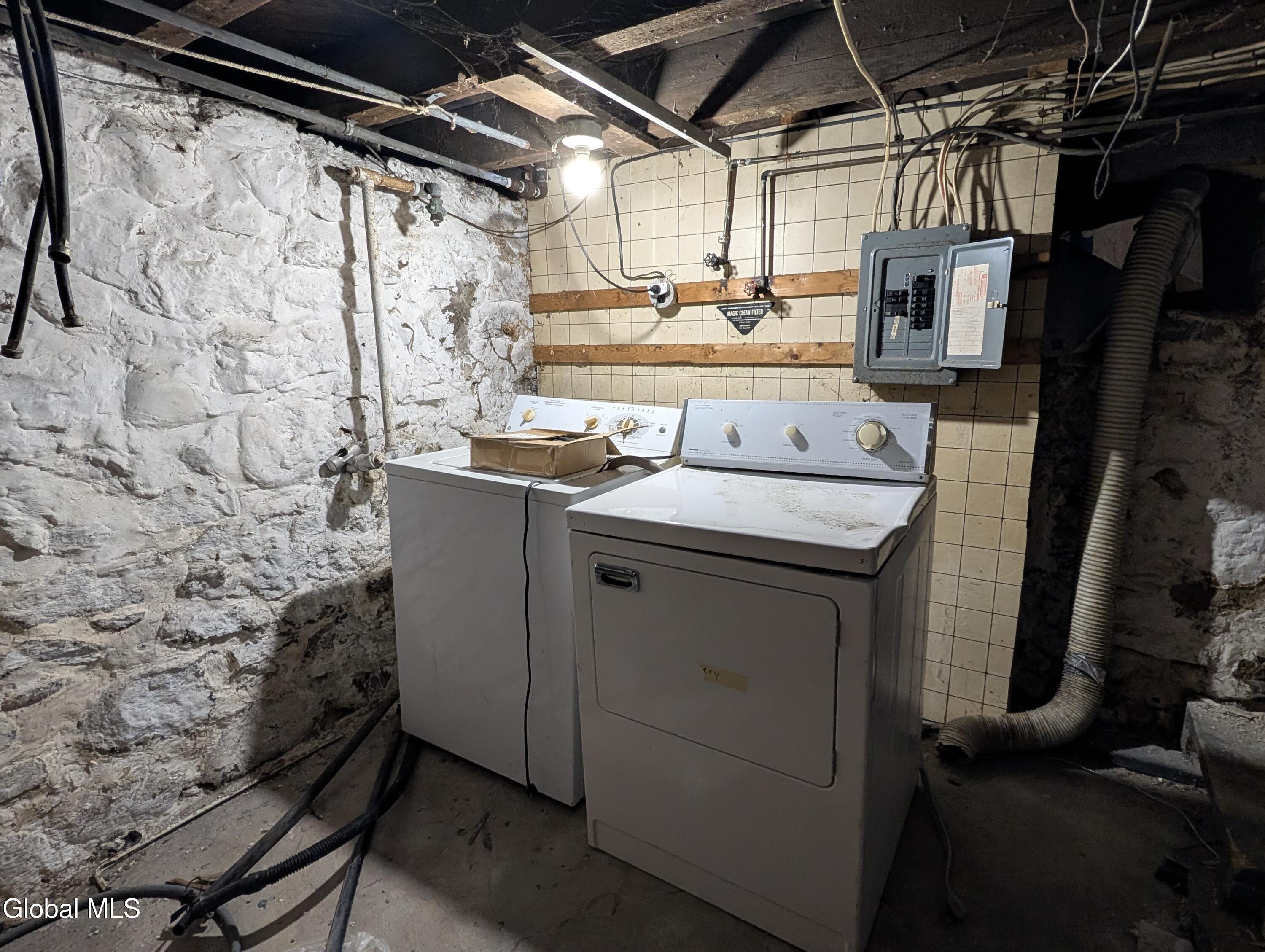 67 Montgomery Street Gloversville NY 12078
