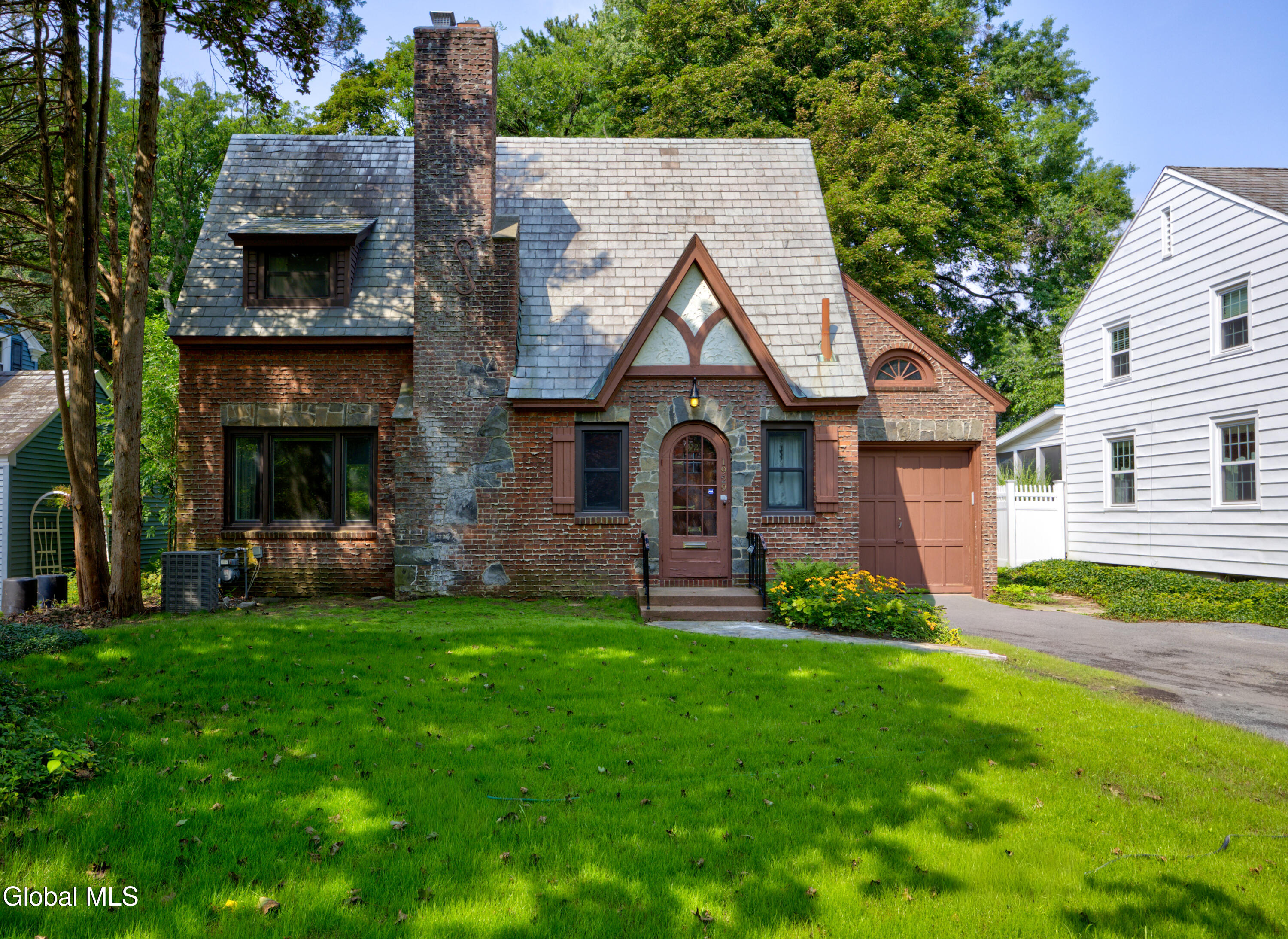1929 Dean Street Niskayuna NY 12309