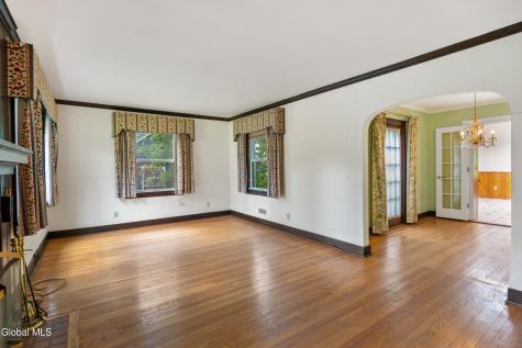 1929 Dean Street Niskayuna NY 12309